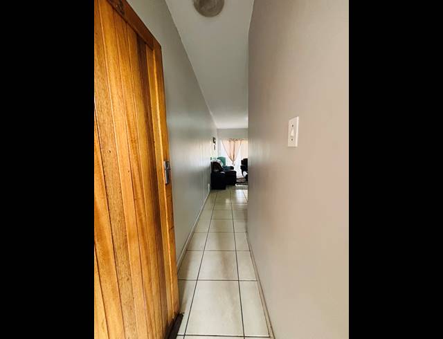 2 BEDROOM APARTMENT FOR SALE IN WATERKLOOF GLEN